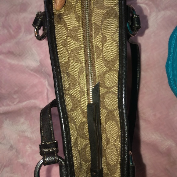 Handbag - Picture 3 of 3